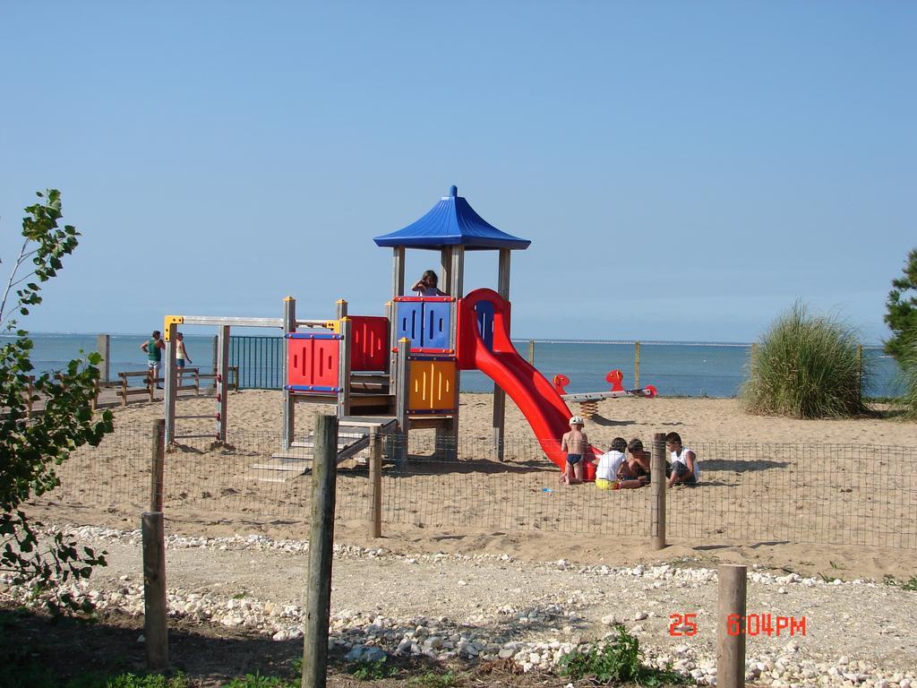 Camping Phare Ouest Saint Denis d'Oleron Bagian luar foto